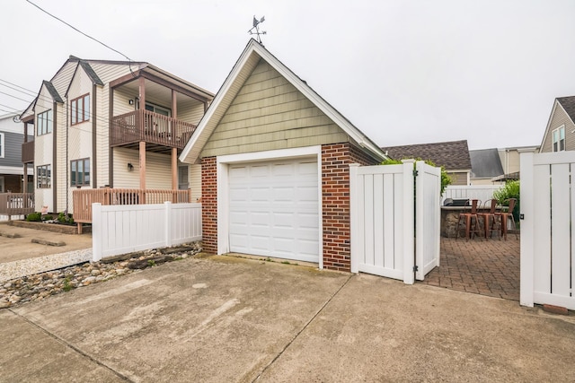 6110 Seaview Ave, Wildwood Crest, NJ 08260 - garage with driveway