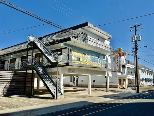 view of front of house