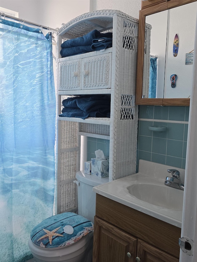 101 E Cresse Ave Unit 1, Wildwood, NJ 08260 - full bath featuring toilet, vanity, curtained shower, and tile walls