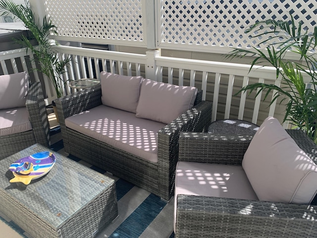 balcony featuring outdoor lounge area