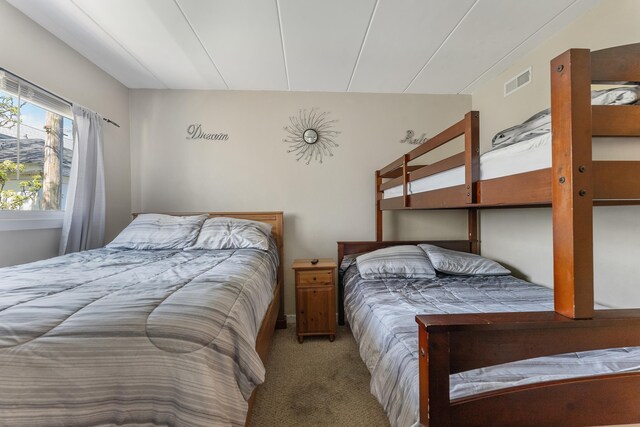 bedroom with carpet flooring