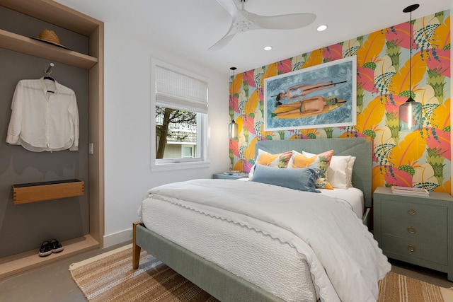 bedroom with ceiling fan