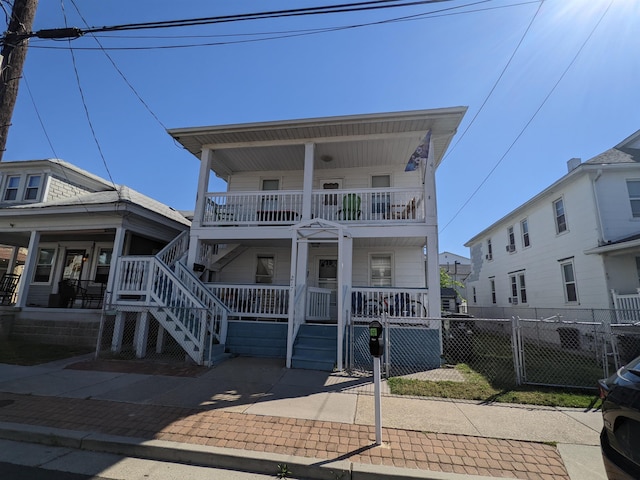 view of front facade featuring a porch