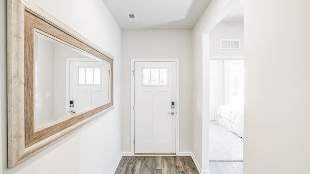 942 Carol Ave, Lower Township, NJ 08204 - foyer entrance with wood finished floors and baseboards