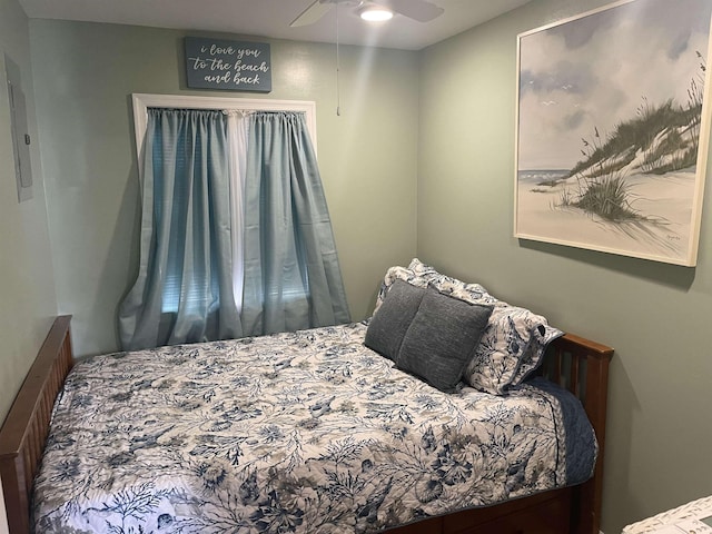 bedroom featuring ceiling fan