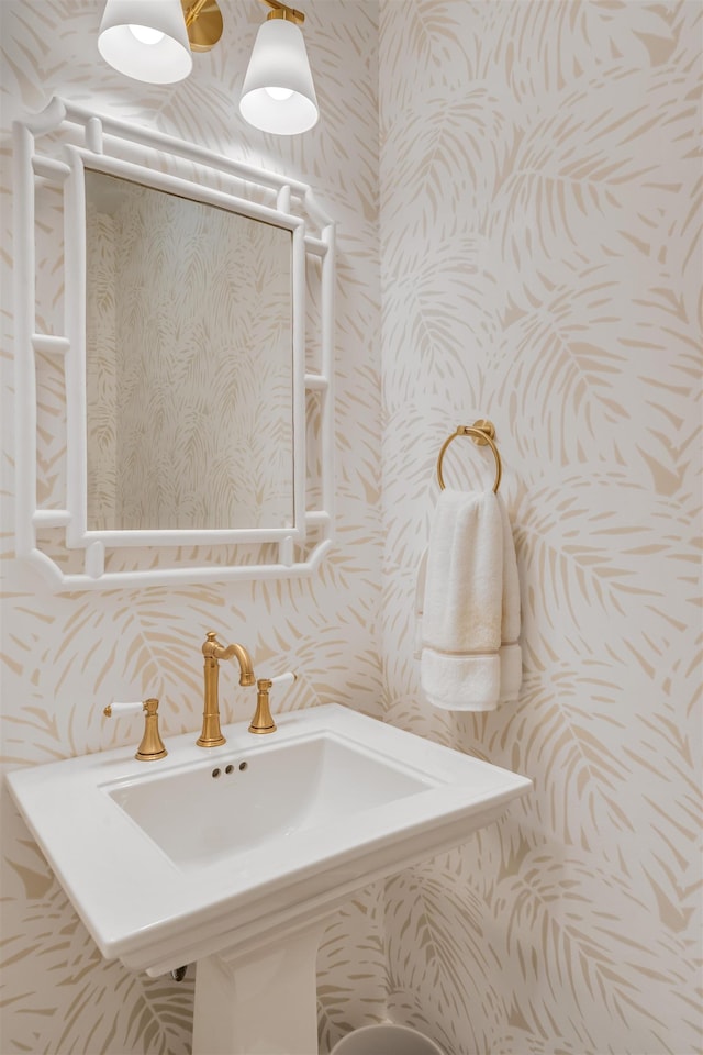 202 Osprey Dr Unit 202, Cape May Court House, NJ 08210 - bathroom with wallpapered walls
