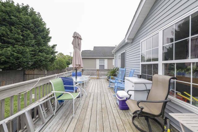 4 Rutledge Ave, Del Haven, NJ 08251 - wooden deck featuring outdoor dining space