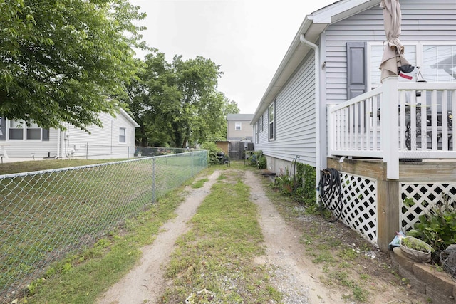 4 Rutledge Ave, Del Haven, NJ 08251 - view of side of home featuring dirt driveway