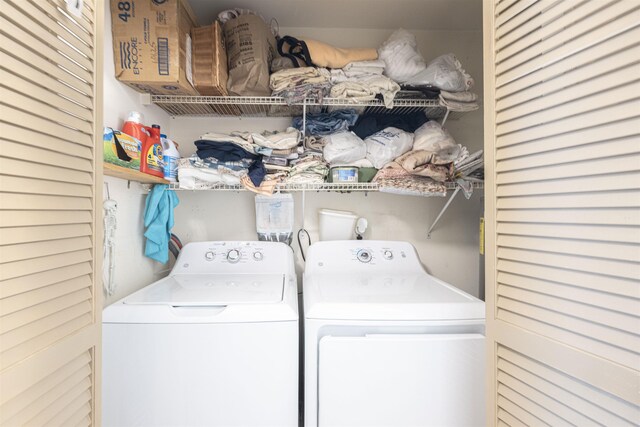 4 Rutledge Ave, Del Haven, NJ 08251 - laundry room with washer and dryer