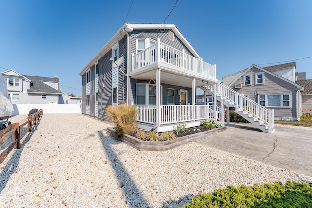 view of front of house featuring covered porch