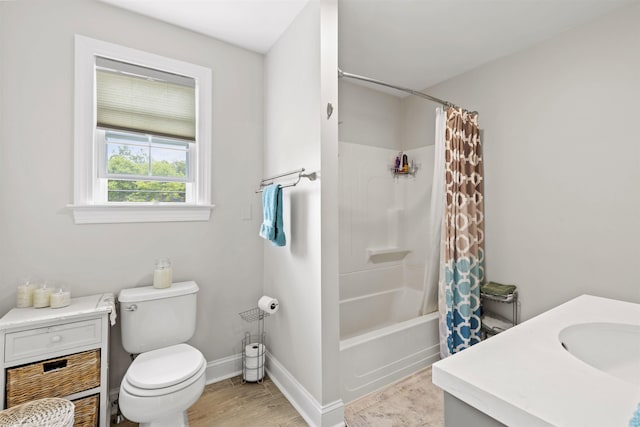 200 Sunray Beach Rd, Del Haven, NJ 08251 - bathroom featuring toilet, vanity, shower / bathtub combination with curtain, baseboards, and wood finished floors