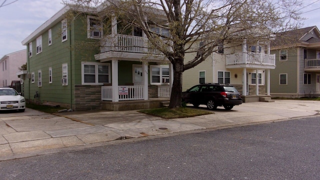 309 E Topeka Ave, Wildwood Crest, NJ 08260 - view of front of home featuring a balcony