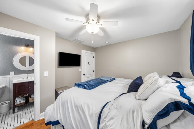 630 21st St Fl 2Nd, Avalon, NJ 08202 - bedroom with ceiling fan and ensuite bathroom