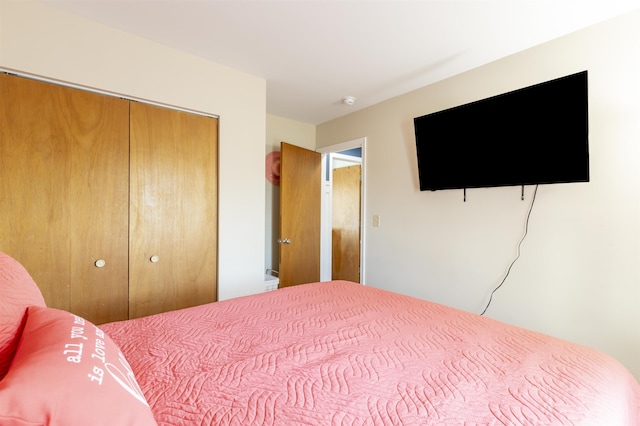 bedroom with a closet