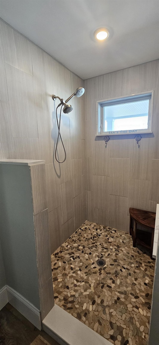 424 W Andrews Ave, Wildwood, NJ 08260 - full bath featuring a tile shower and healthy amount of natural light