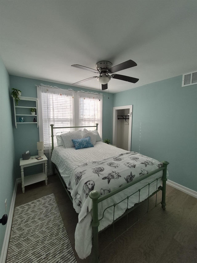 424 W Andrews Ave, Wildwood, NJ 08260 - bedroom featuring baseboards and a ceiling fan