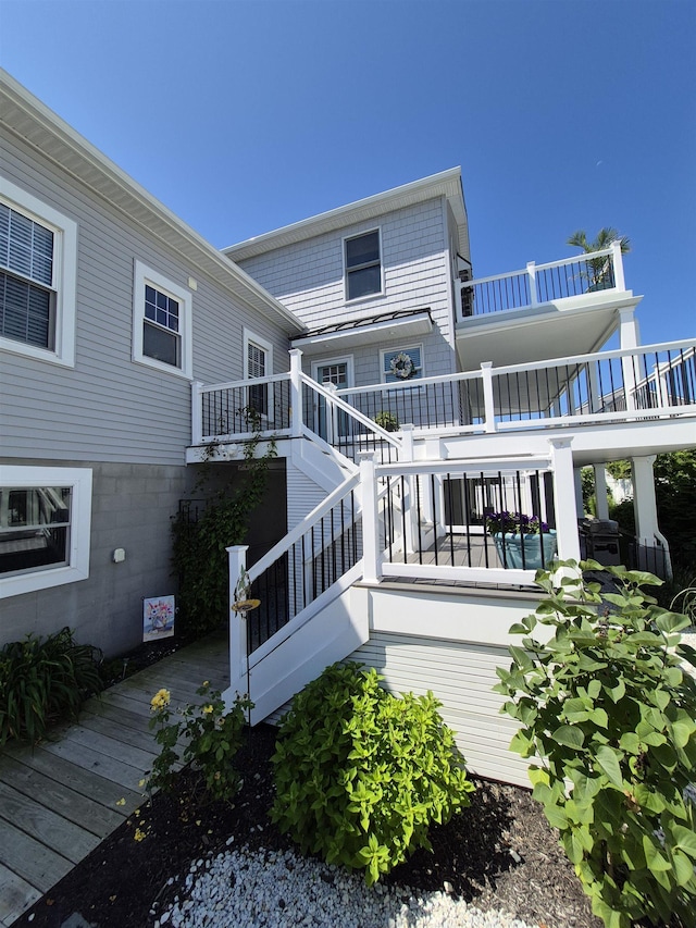 424 W Andrews Ave, Wildwood, NJ 08260 - view of home's exterior featuring stairway