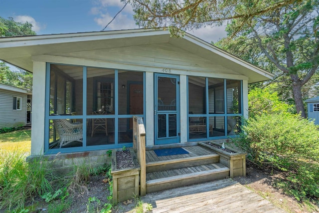 408 Princeton Ave, Cape May Point, NJ 08212 - view of front of property with a sunroom