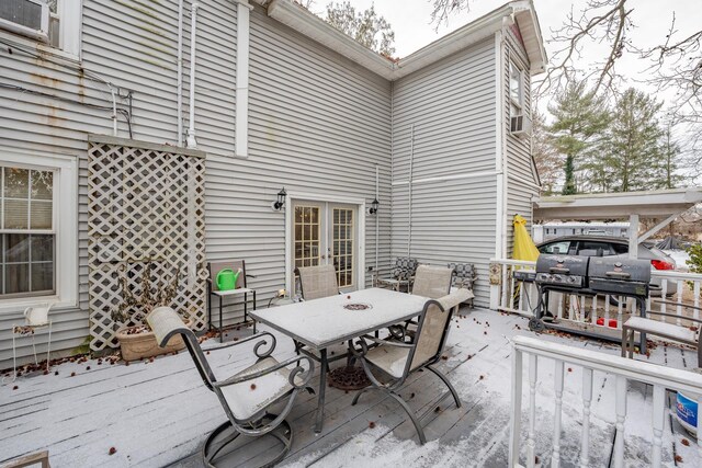 deck featuring outdoor dining space