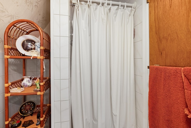 100 Oakdale Ave, Villas, NJ 08251 - bathroom with a shower with curtain