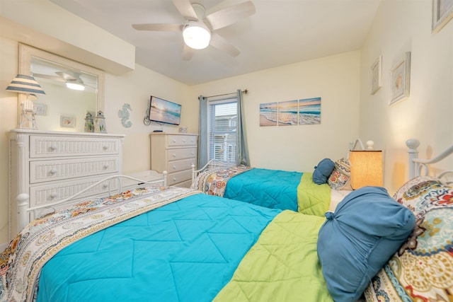 bedroom with a ceiling fan