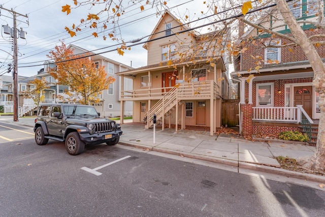 view of front of property featuring a porch