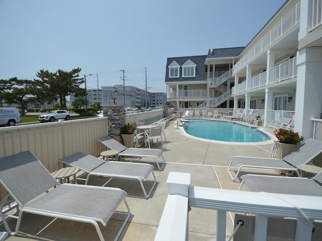 177 80th St Unit 104, Avalon, NJ 08202 - community pool with a patio