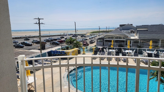 view of swimming pool