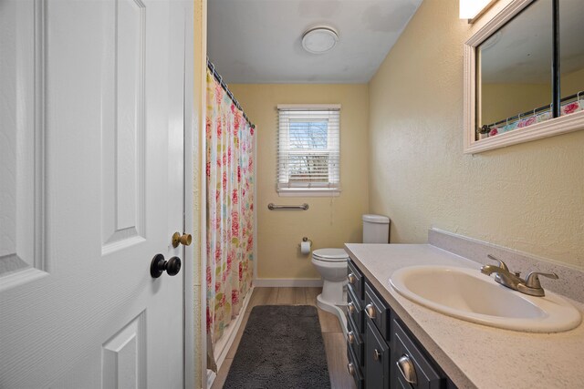331 Holly Ln, Erma, NJ 08204 - full bathroom featuring baseboards, toilet, and vanity
