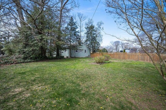 331 Holly Ln, Erma, NJ 08204 - view of yard with fence
