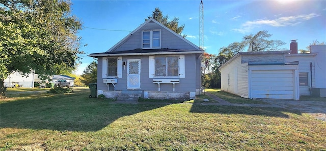 view of front of property featuring a front yard