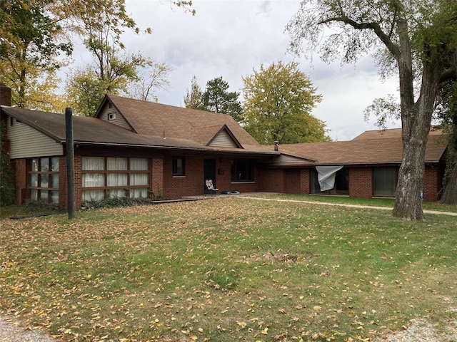 exterior space featuring a yard