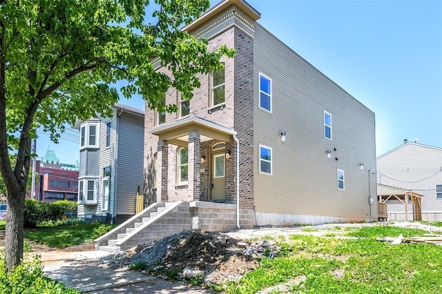 view of front of house