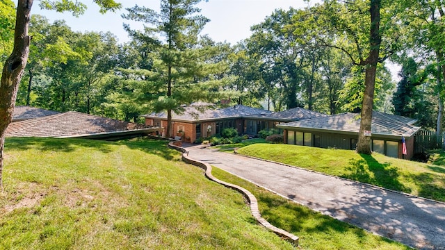 view of front of house with a front lawn