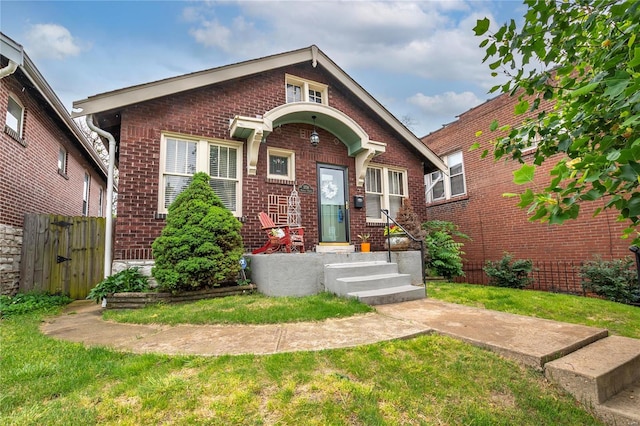 view of front of house featuring a front yard