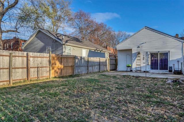 view of yard with a patio area