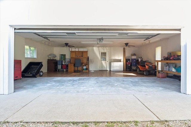 garage featuring ceiling fan