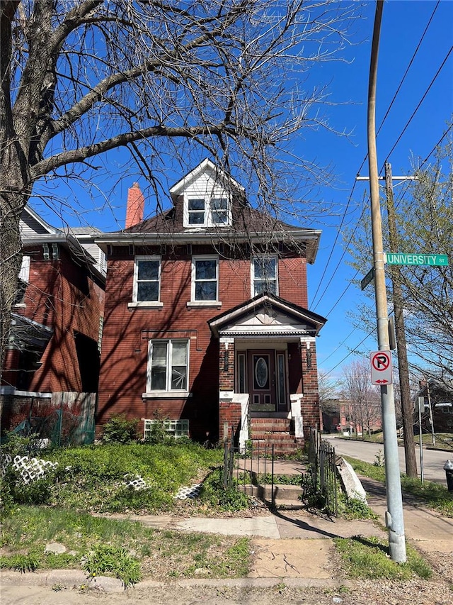 view of front property