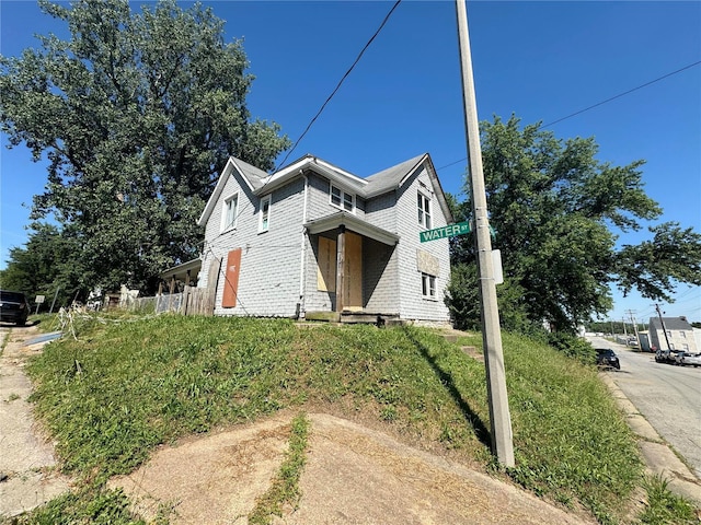 view of front of property