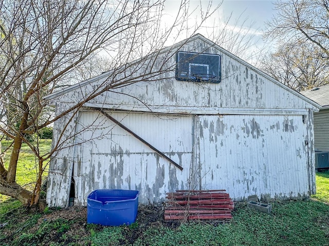 view of outbuilding