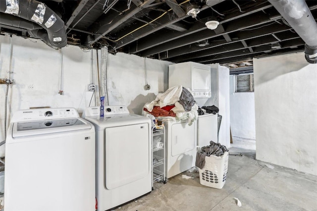 laundry area featuring washer and clothes dryer