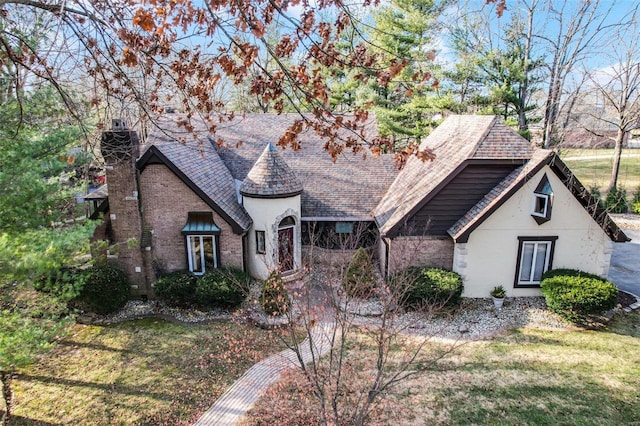 view of front of home with a front yard