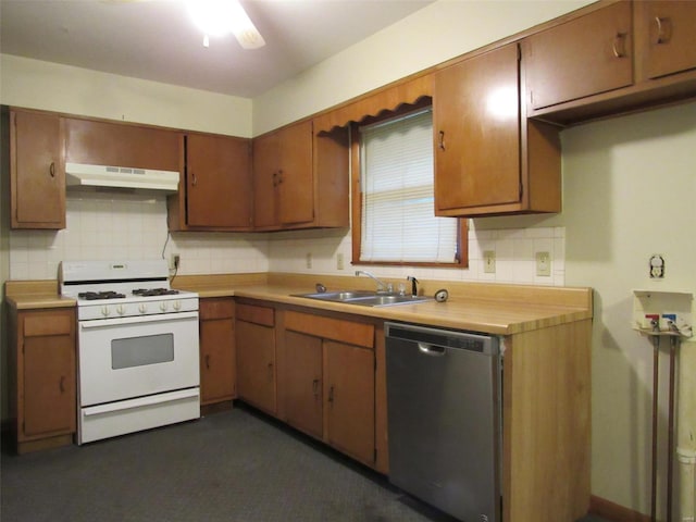 kitchen with backsplash, ceiling fan, white range with gas cooktop, dishwasher, and sink