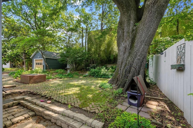 view of yard featuring a patio