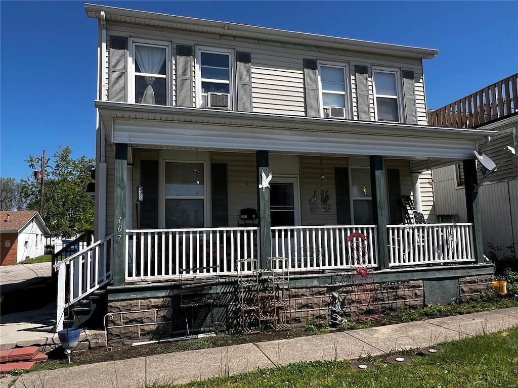 view of front of property with covered porch