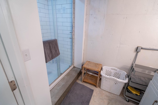 bathroom with tiled shower / bath combo