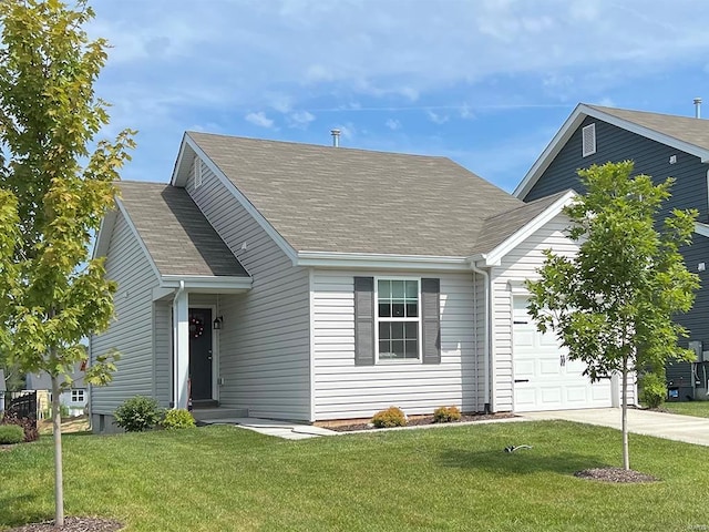 view of front of house with a front lawn