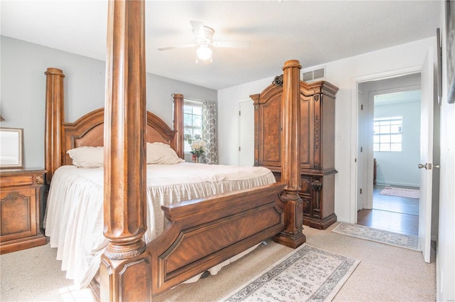 bedroom with ceiling fan