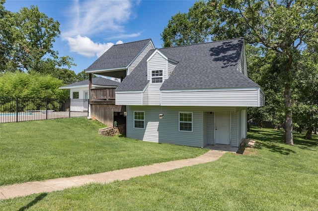 view of front of house with a front lawn