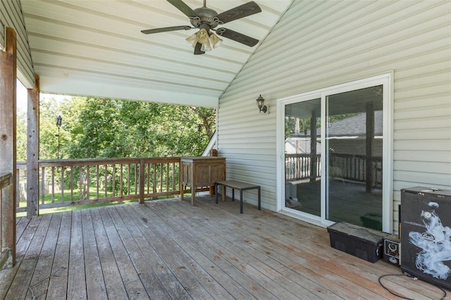 deck with ceiling fan